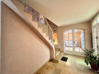 Vente Maison MAISON D'ARCHITECTE DE 175 M² – SOUS-SOL DE 150 M² – TERRAIN DE 2 000 M² – PROCHE CENTRE-VILLE Chatellerault
