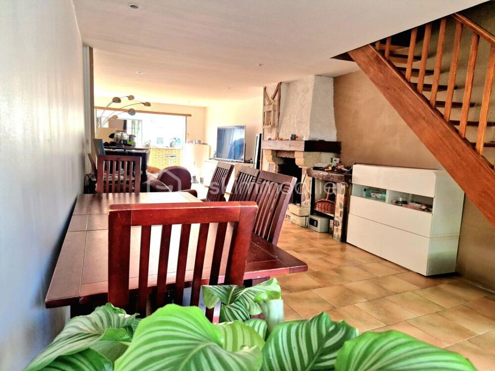 Maison ancienne avec jardin, terrasse et grand garage !