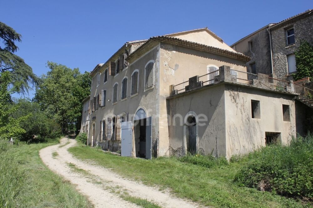 à vendre  Propriété/château Saignon (84400)