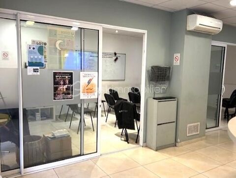 LA LONDE LES MAURES-CENTRE VILLE--FONDS DE COMMERCE-- 58 m2 avec place de parking 66000 83250 La londe les maures