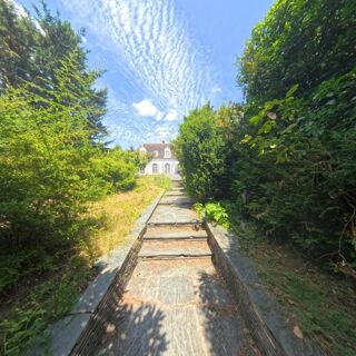  Maison � vendre 11 pi�ces 325 m�