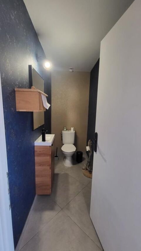   À VENDRE – Ensemble de bureaux et entrepôt à l'entrée de Dieppe 