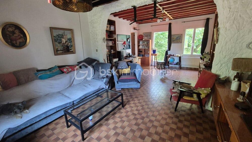 Petit Corps de ferme de 112 m² avec dépendances sur 15 927 m² de terrain à Le Tronquay