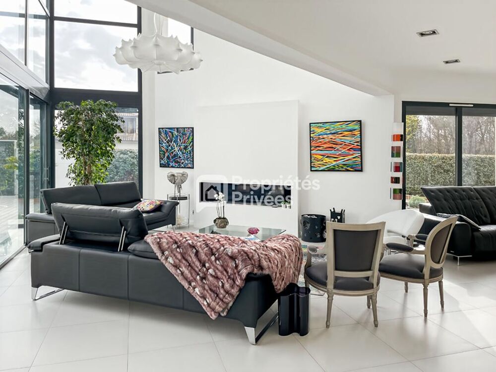 PESSAC Proche Golf : Maison d'Architecte 390 m2 ASCENSEUR -GARAGE- PISCINE