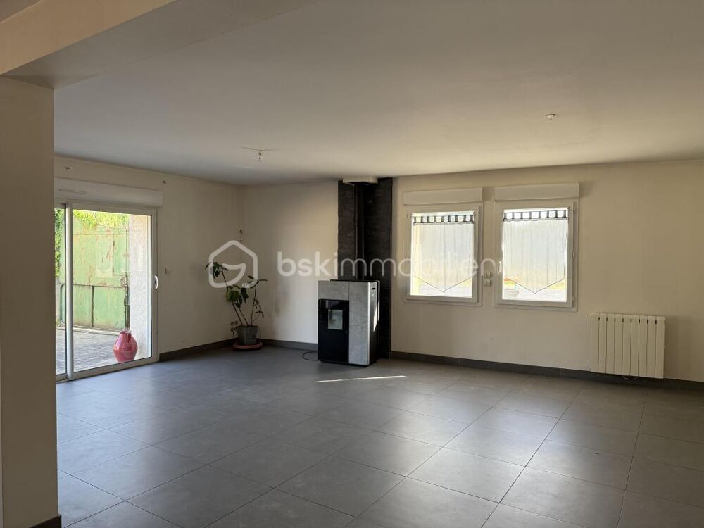Longère T5 de 220 m2 avec dépendances