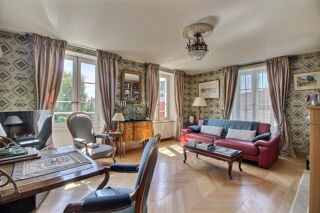  Maison  vendre 10 pices 320 m