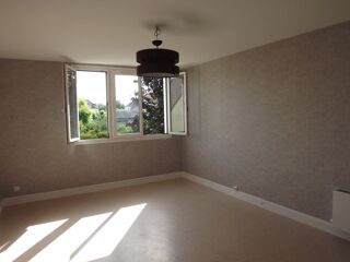  Appartement à louer 4 pièces 76 m²