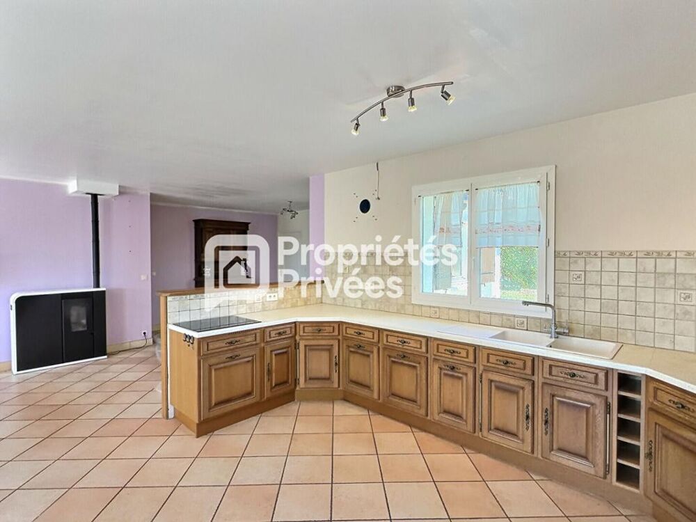 Maison T4/5 avec 3 ch., spacieux garage et abri pour camping-car au calme sur COMBERANCHE-ET-EPELUCHE (24600)