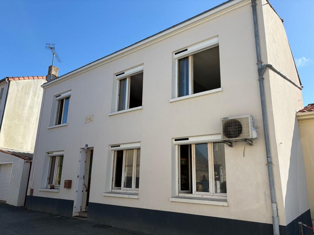 MAREUIL SUR LAY DISSAIS 85320 CALME ABSOLU AVEC TOUT A PIED MAISON A RAFRAICHIR AVEC GARAGE A PRIX FOU