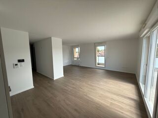  Appartement à louer 4 pièces 99 m²