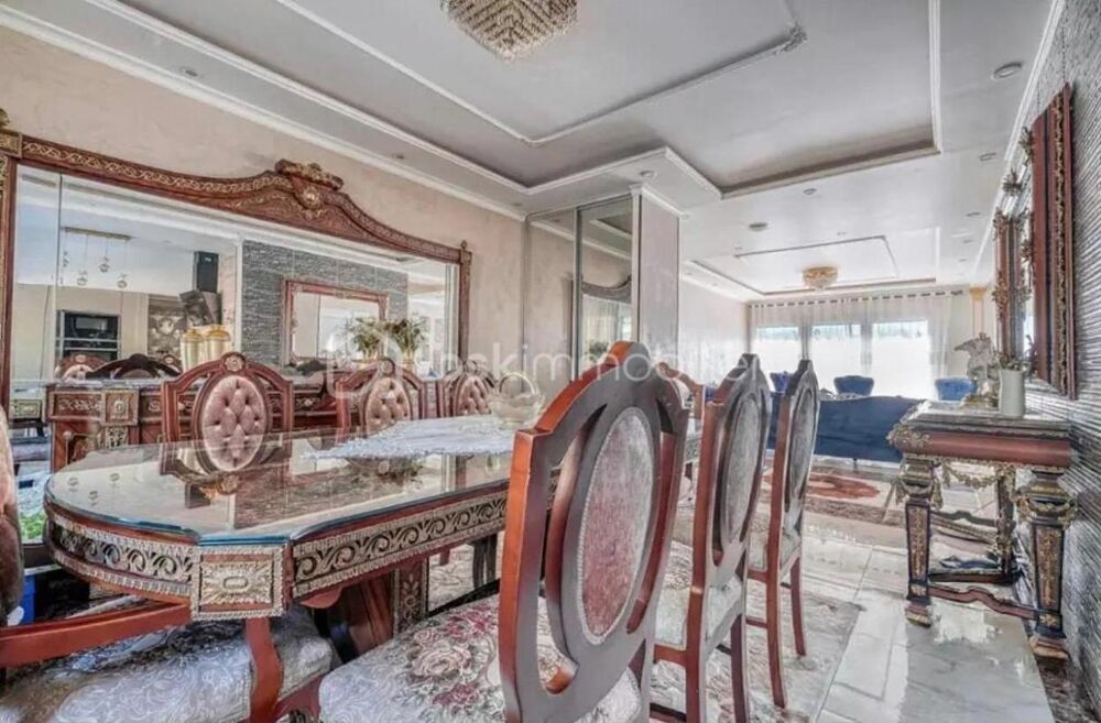 Maison contemporaine  188 m²  5 chambres  prestations haut de gamme