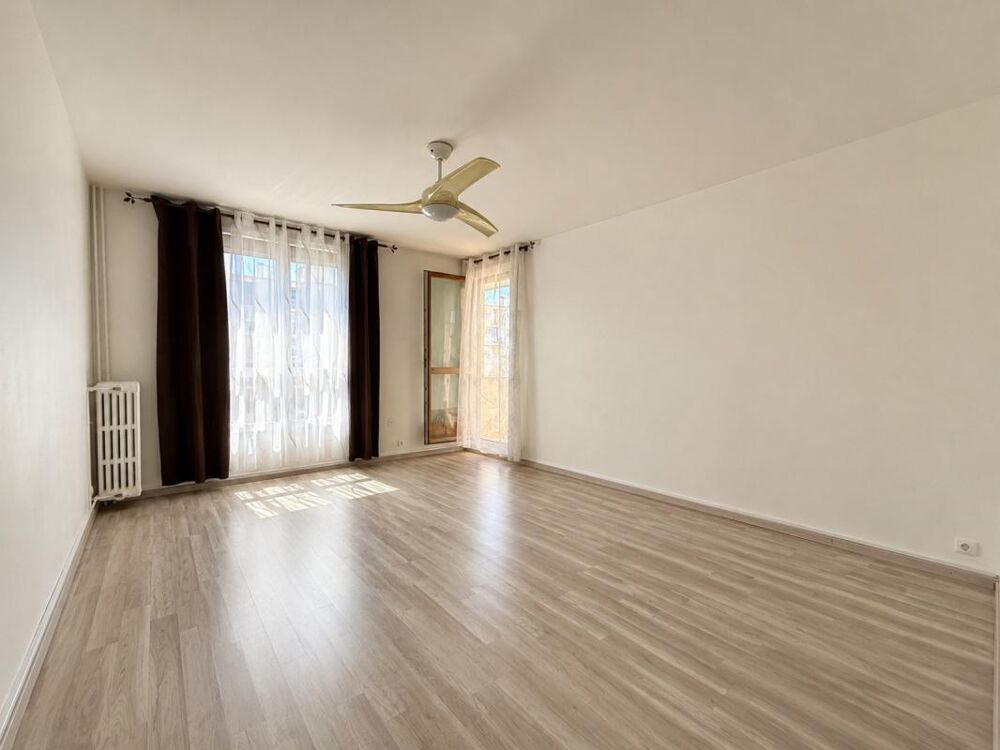 Location Appartement T4 avec Balcon Saint Tronc Marseille 10