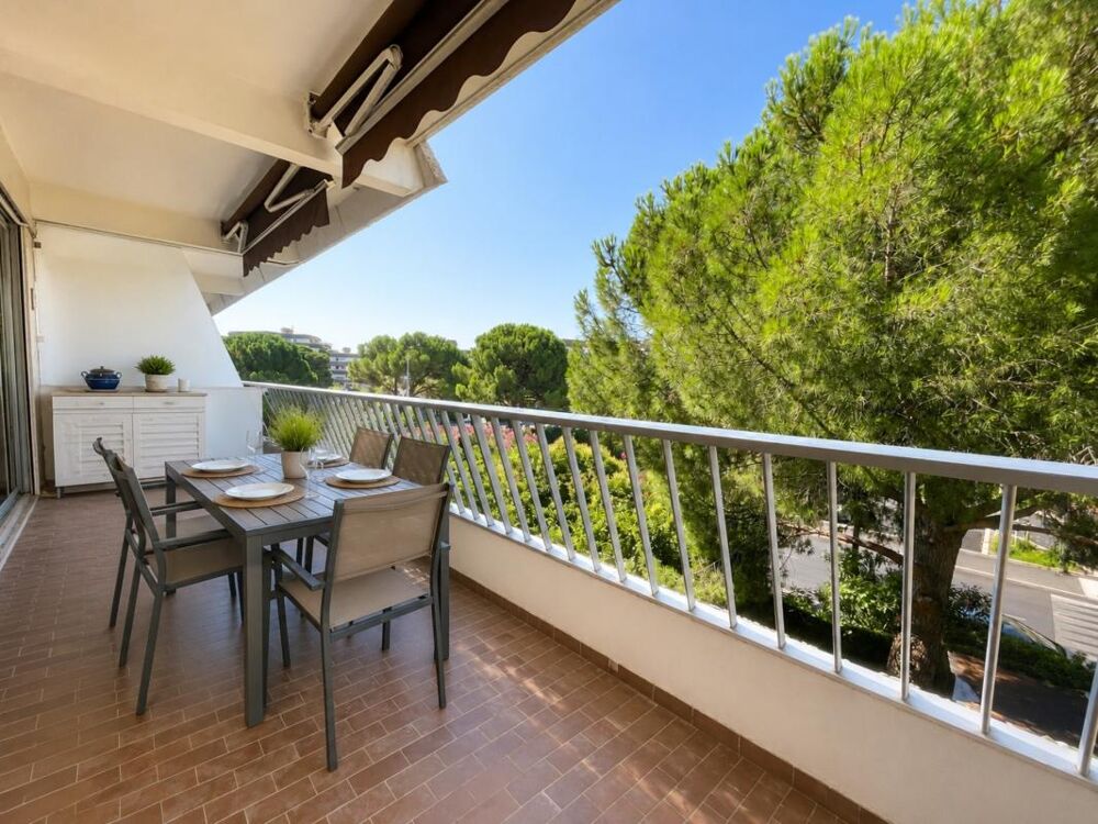 Appartement 3 pièces 78 m² - 2 Chambres - Cave - Garage - Parc - Piscine - Tennis - Tram Ligne 5 - Proximité Parc Montcalm