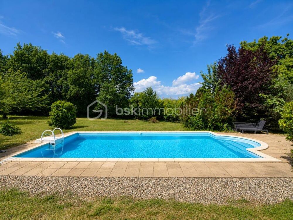 Vente Maison Maison de plain-pied avec piscine et vue dégagée, au calme de la campagne Maurens