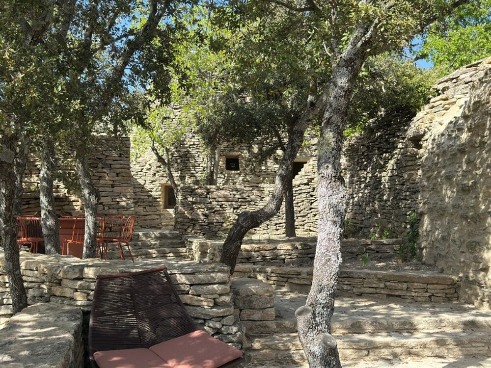 à vendre  Propriété/château Gordes (84220)