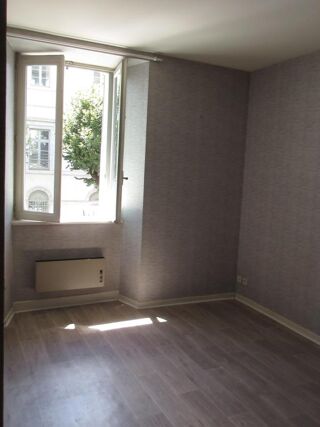  Appartement à louer 1 pièce 27 m²