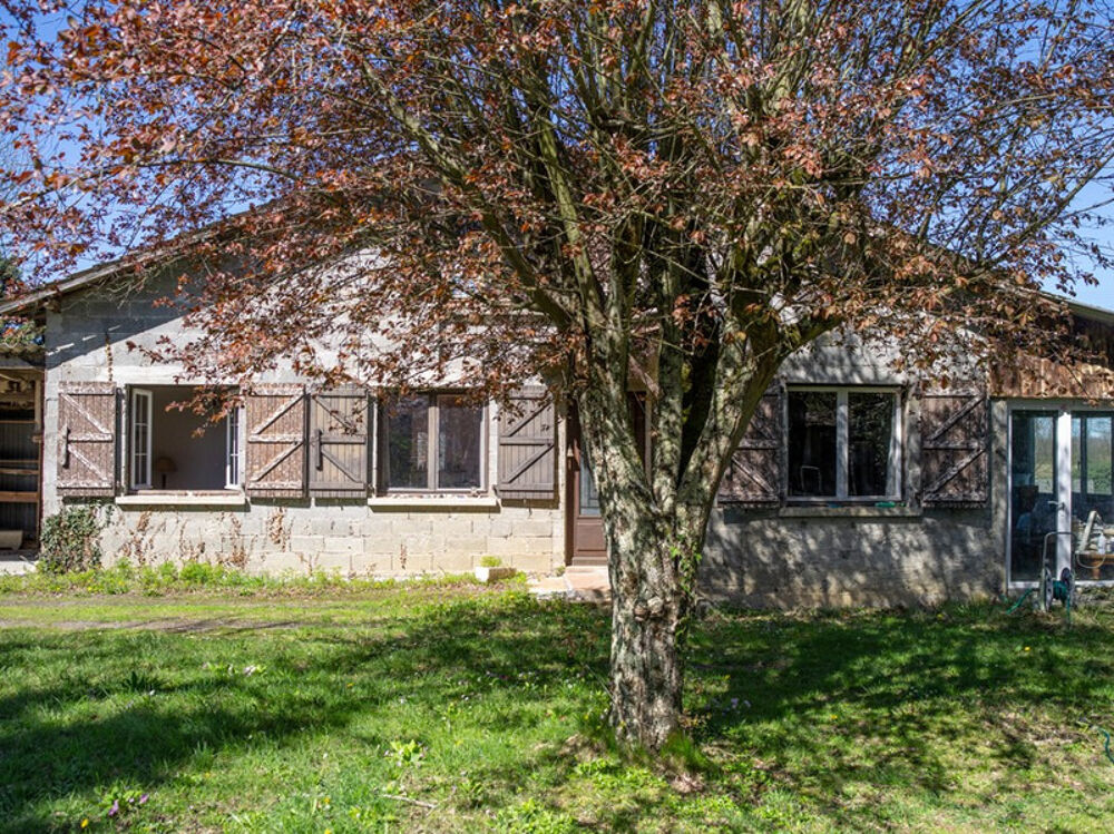 Dpt Haute Garonne (31), à vendre VILLENEUVE LECUSSAN maison à rénover T5 de 107m² habitables + abris voitures sur 730m² de terra