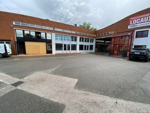 A VENDRE - LOCAL D ACTIVITE 2200000 71850 Charnay les macon