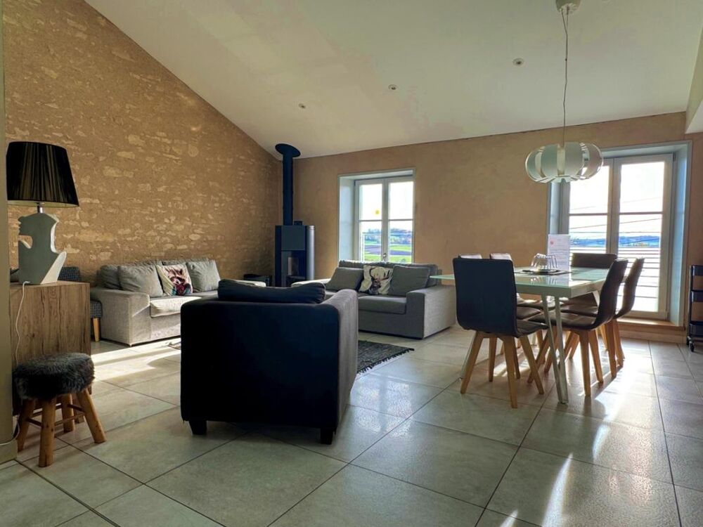 Vente Maison Immeuble de rapport comprenant 2 appartements et une salle de réception proche de CHARMES (88) Charmes