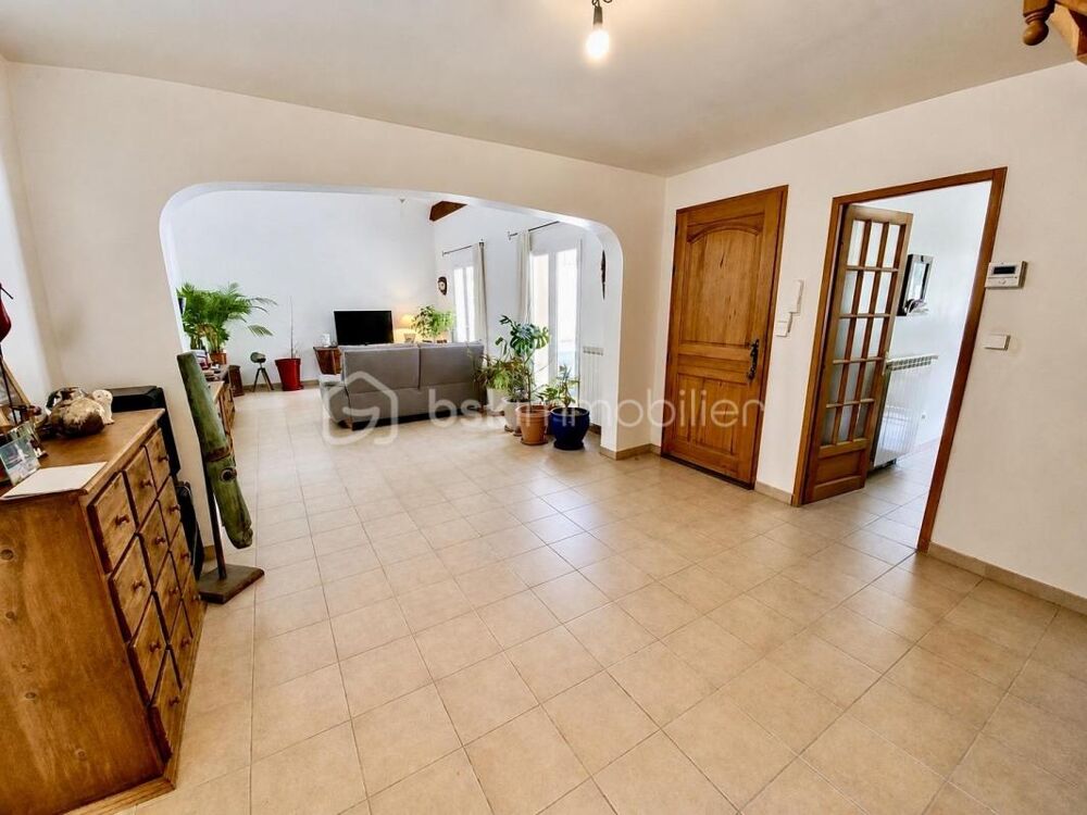 *** EXCLUSIVITÉ - JUVIGNAC HAMEAUX DU GOLF - VILLA - 5 CHAMBRES - PISCINE - GARAGE - CALME ***