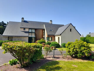  Maison  vendre 8 pices 227 m