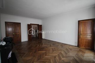  Appartement à louer 6 pièces 166 m²