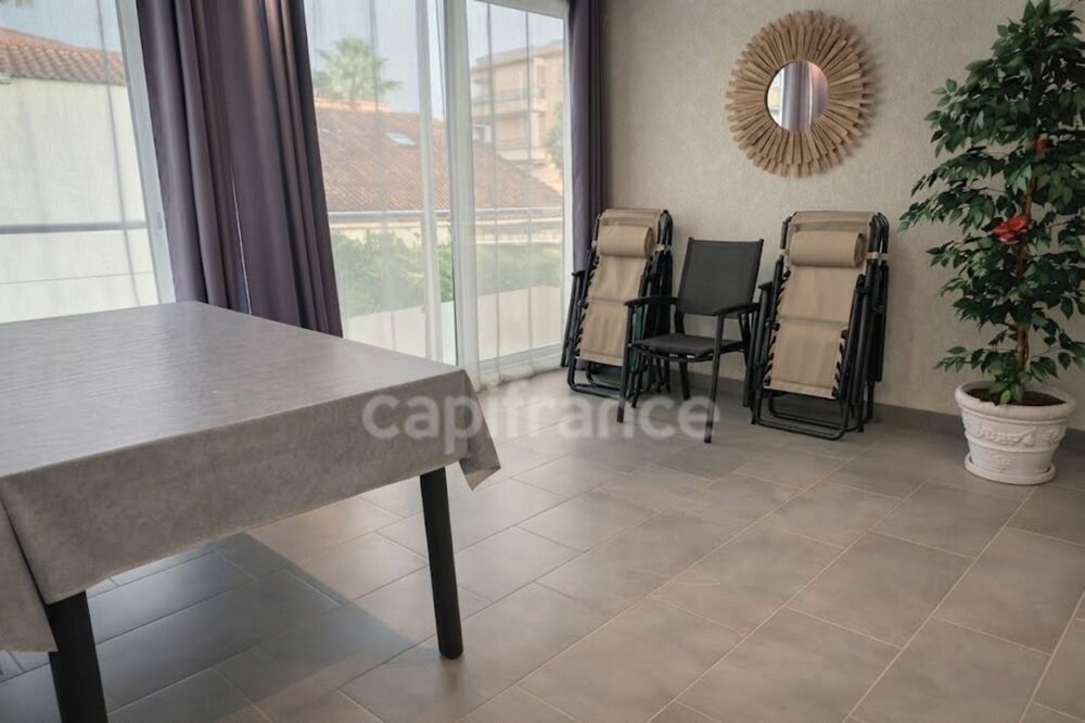 VALRAS-PLAGE  À 2 pas de la mer ! Appartement type "maison" 67 m² + garage et jardin. Prestations parfaites, coup de coeur garan