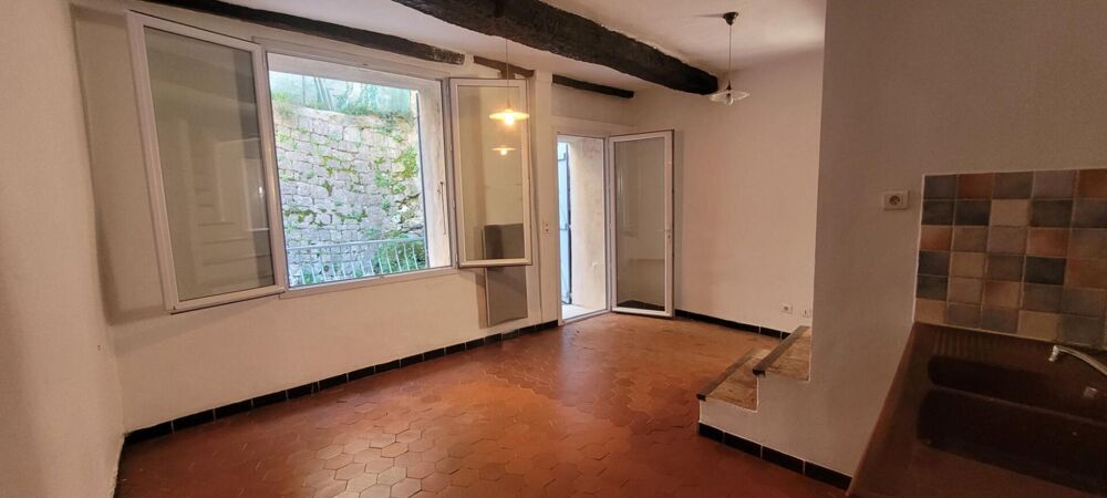 BRIGNOLES - T2 + STUDIO INDEPENDANT - COUR, TERRASSE ET COMBLES