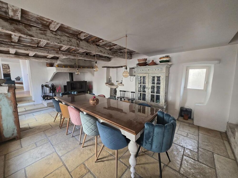 Vente Maison Charmante et agréable maison de village de plus de 10 pièces et 5 chambres avec de multiples possibilités d'une surface habitabl Cassagnoles