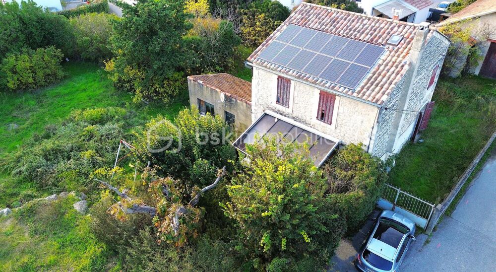 A vendre maison avec un jardin et 2 places de parking sur Vernègues