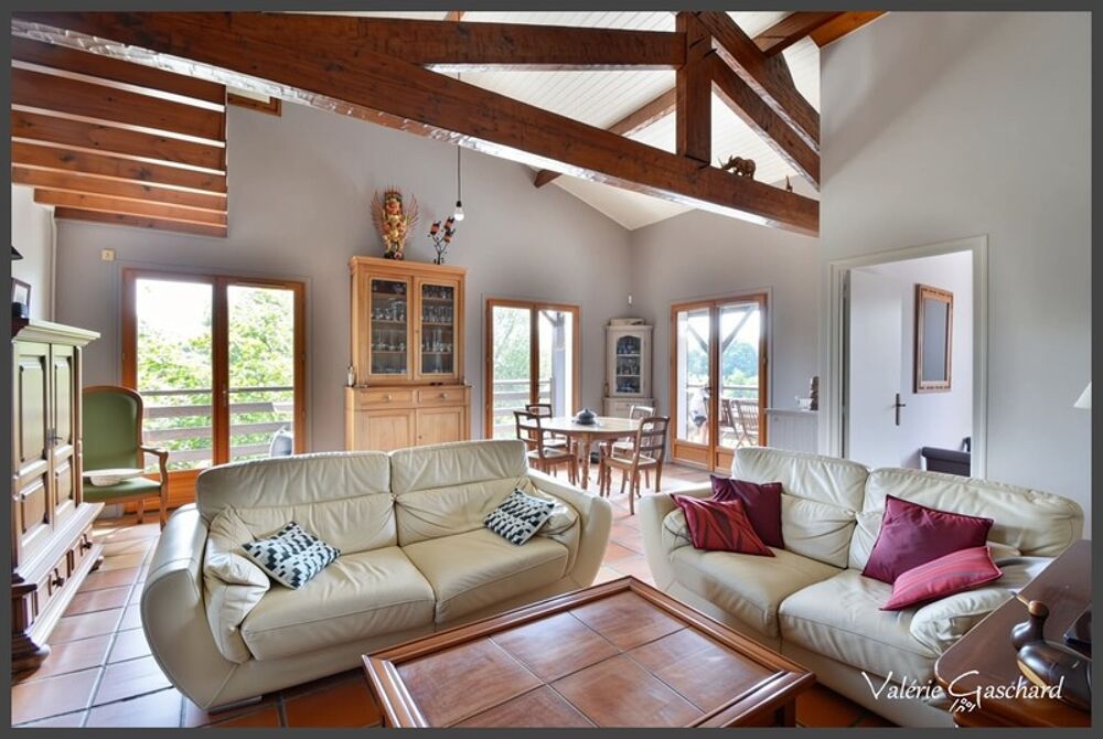 Maison proche St Seurin sur l'Isle- 3 chambres avec vue dégagée