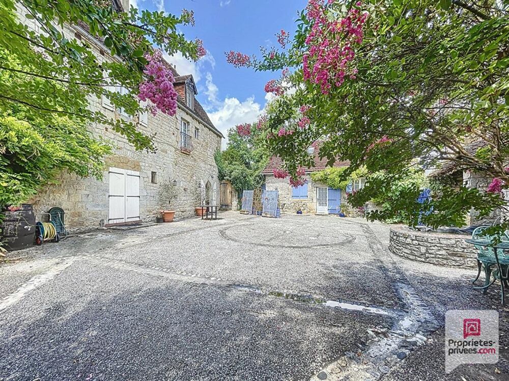 PROPRIÉTÉ TOURISTIQUE DE CHARME -12 PIÈCES - PISCINE -TERRAIN DE 3245 m² -IDÉALE PROJET TOURISTIQUE OU RÉSIDENTIEL