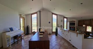  Maison à vendre 11 pièces 237 m²