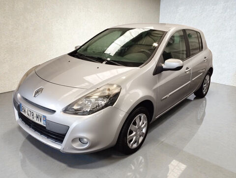 Annonce voiture Renault Clio 2400 �