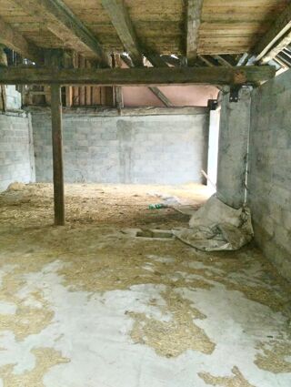  Remise / Grange � vendre 2 pi�ces 150 m�