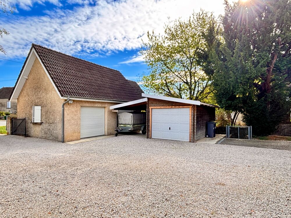 Vente Maison Maison 7 pièces, 5 Chambres, Terrain de 2000 m², Double Garage, SAINT DESERT (71390) Saint desert