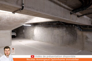  Parking / Garage  vendre 12 m