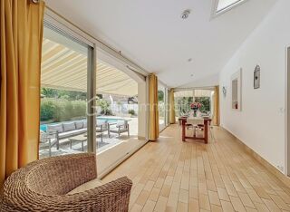 Villa à vendre 7 pièces 222 m²