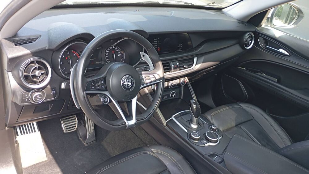 Stelvio 2.2 JTD 190 Q4 AT8 Executive - Automatique Toit ouvrant 2018 occasion 14400 Vaucelles