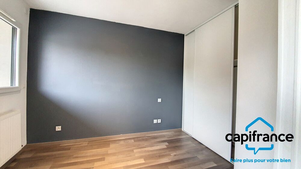 Location Appartement Dpt Isère (38), à louer AOSTE appartement T2 rénové en centre village Aoste