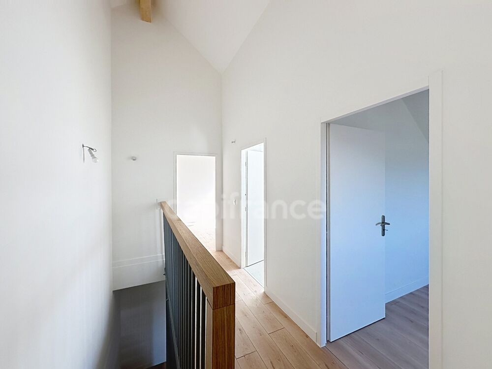 Maison mitoyenne triplex entièrement rénovée - CERCIER (74)