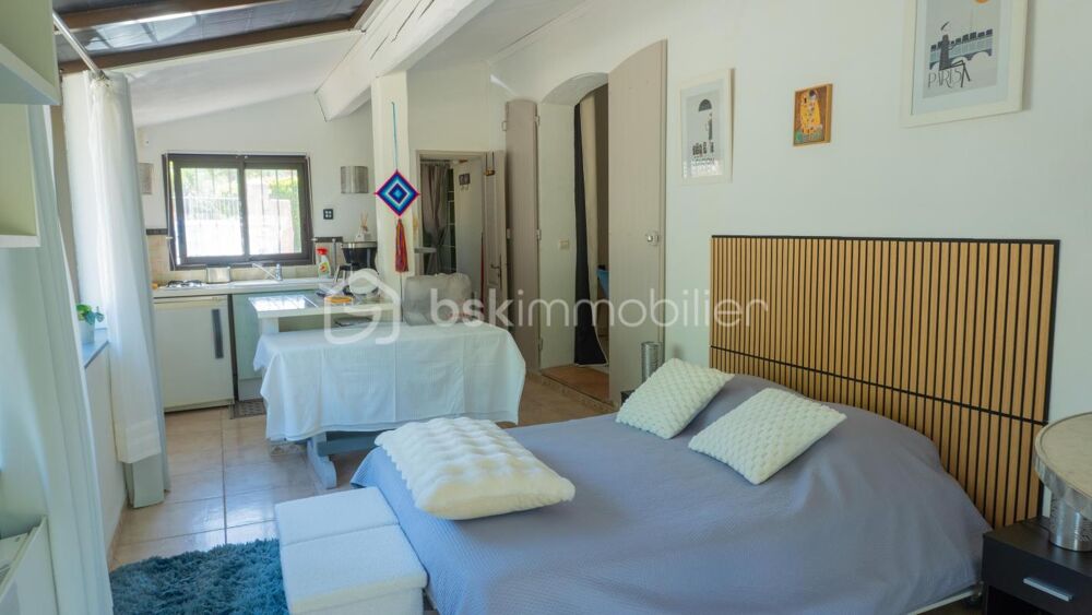 � vendre  Villa Tourrettes (83440)