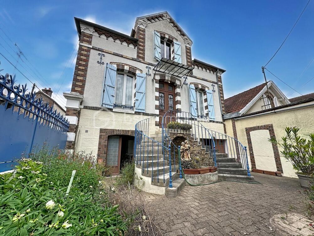 Vente Maison Maison sénonaise de caractère – 121 m², cour privative et garage à deux pas du centre de Sens Sens