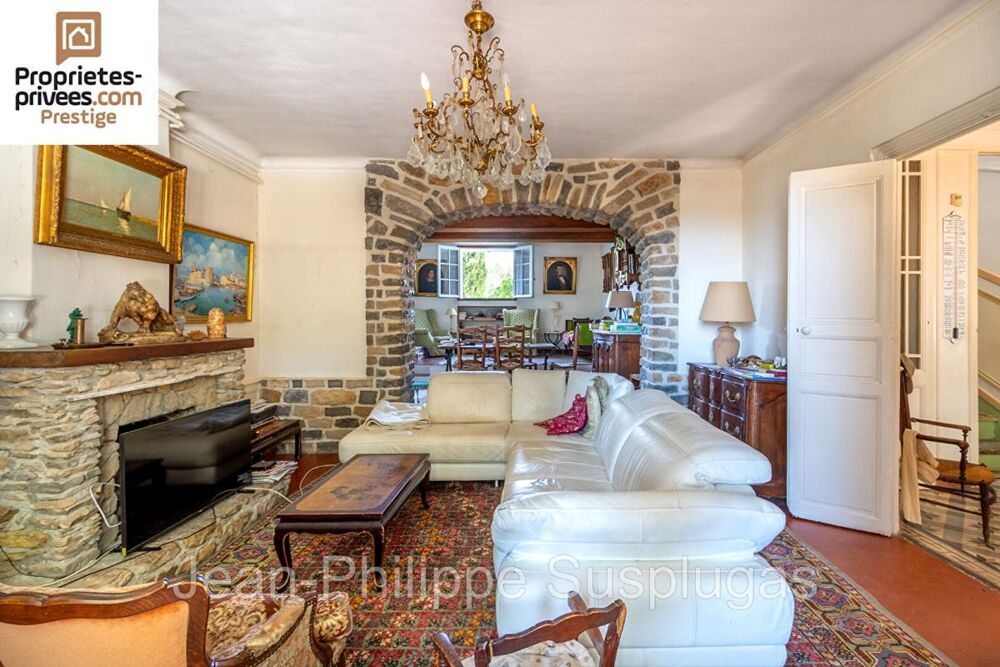 à vendre  Propriété/château Saint-Cyr-sur-Mer (83270)