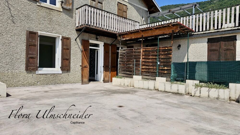 Vente Appartement Au cœur du village de Chindrieux (73) – Ensemble immobilier avec appartement d'env. 134 m² à rénover, studio d'env. 32 m² rénové Chindrieux