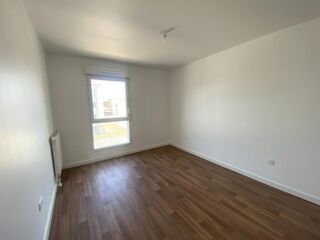  Appartement à louer 4 pièces 84 m²