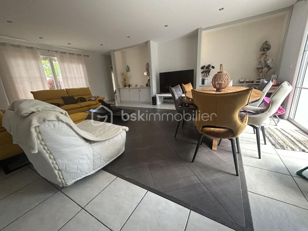 Vente Maison BELLE MAISON PLAIN PIED - 4 CHAMBRES - CARPORT - JARDIN AUTOUR Agen