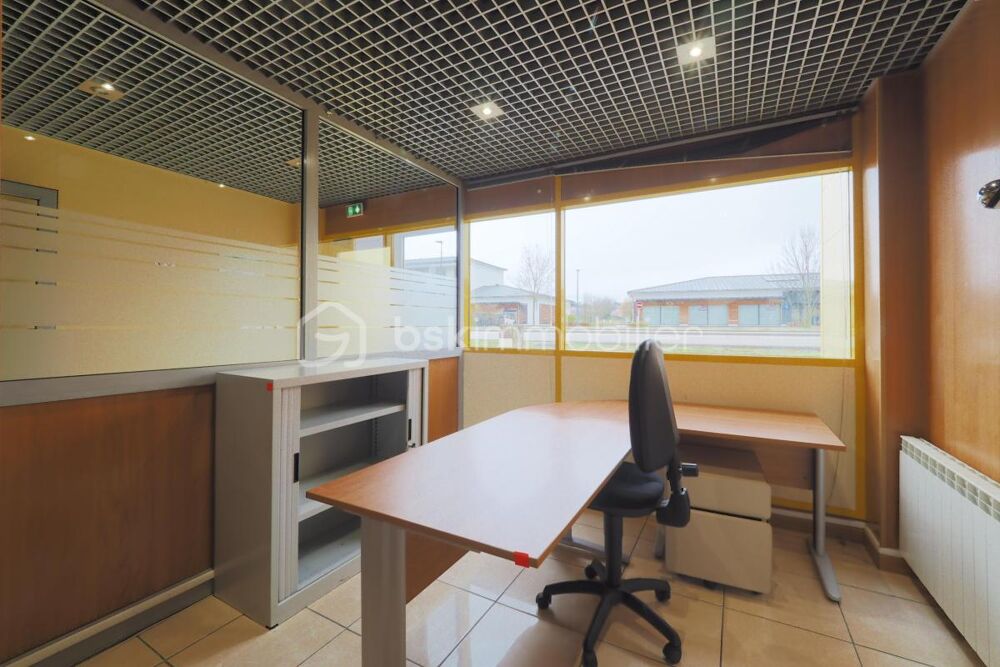   À LOUER – Bureaux Cloisonnés de 332 m² (9 Espaces) sur 2 Niveaux – Arbent (01100) Arbent