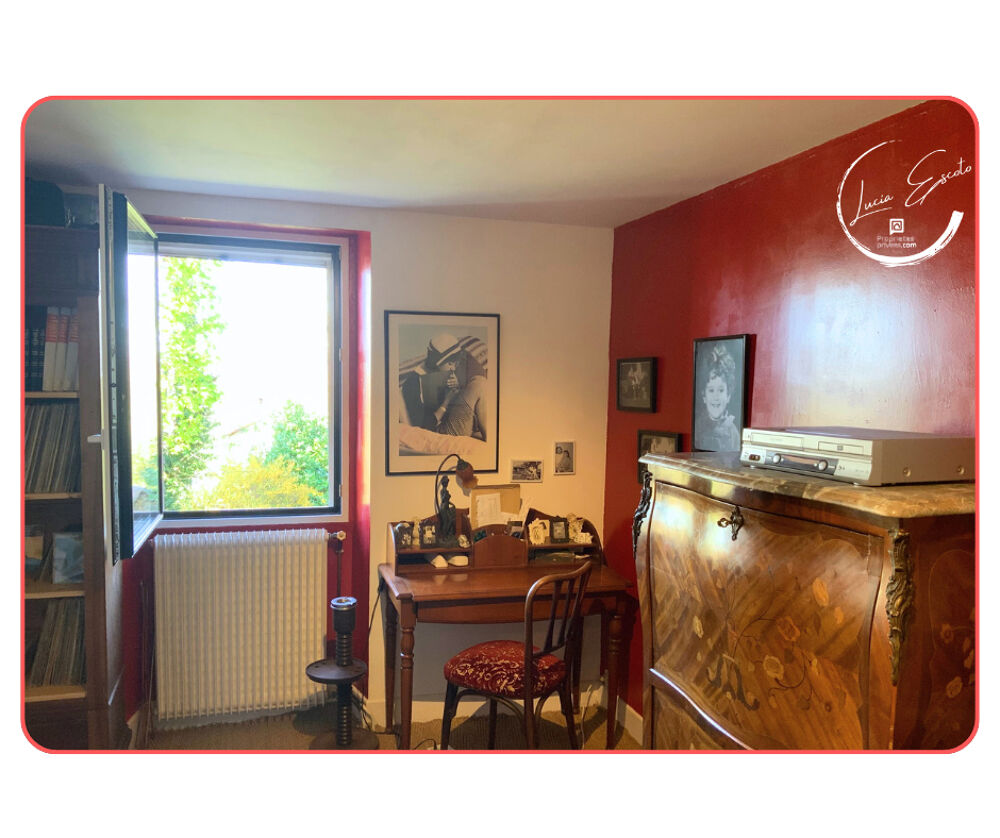 Vente Maison Maison de caractère de 159 m² avec 8 035 m² de terrain boisé, à proximité d'Aubusson Saint medard la rochette