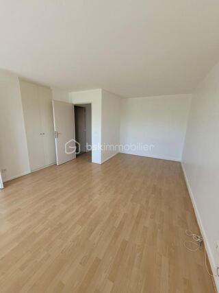  Appartement à louer 1 pièce 32 m²